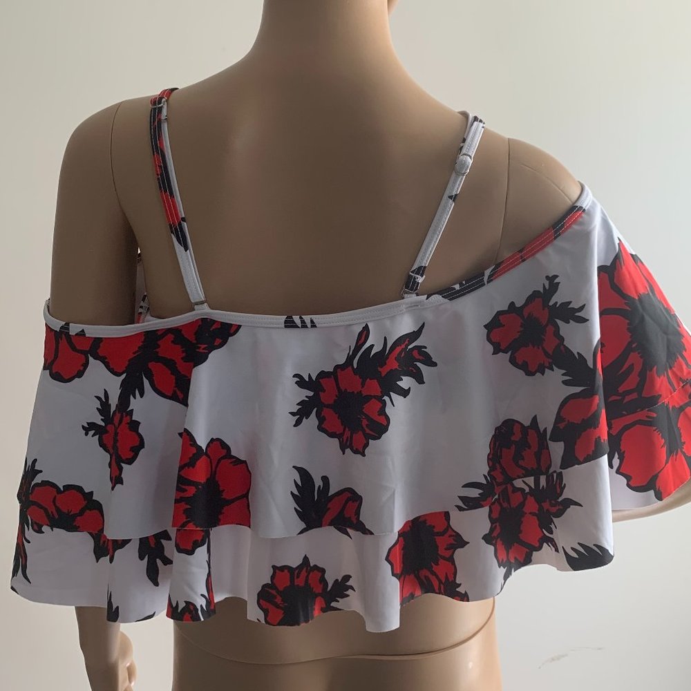Esshe Ruffle Swimsuit top - Picture 2 of 5